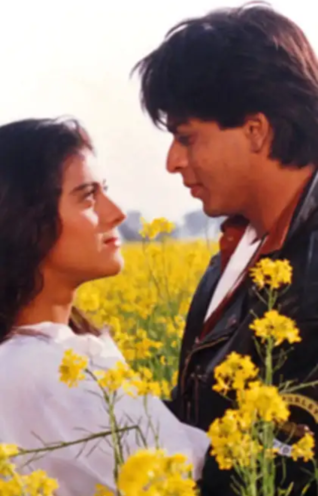 Kumar Sanu’s unforgettable romantic hit from Dilwale Dulhania Le Jayenge continues to captivate hearts worldwide.