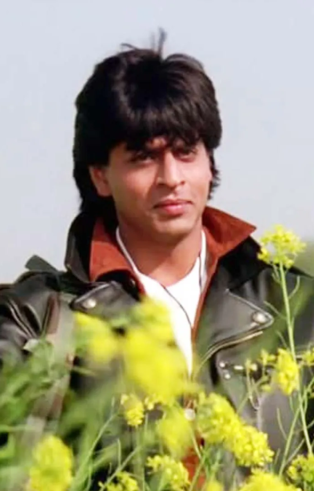 This iconic song from Dilwale Dulhania Le Jayenge captures the timeless romance between Raj and Simran, making it a fan favorite.