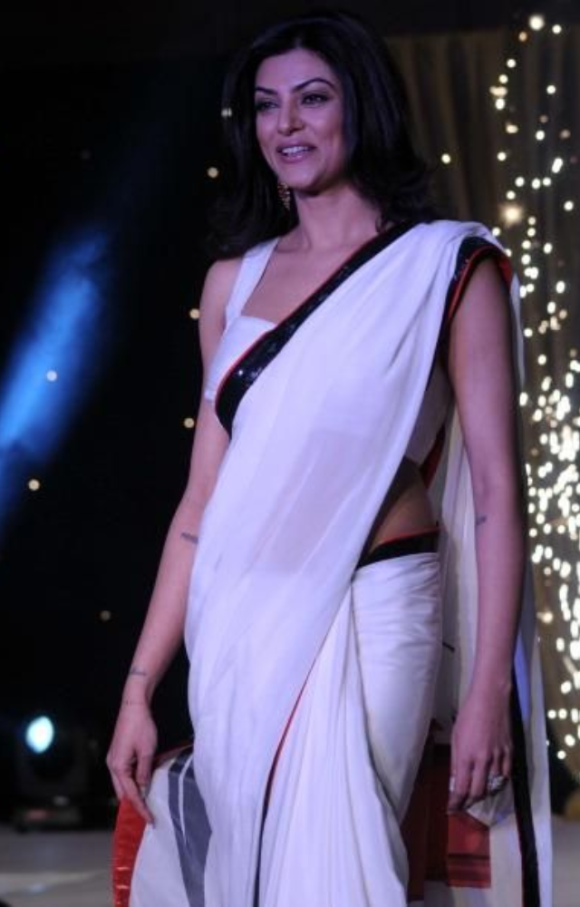 In a white chiffon saree, she embodied sophistication with a minimalistic touch.