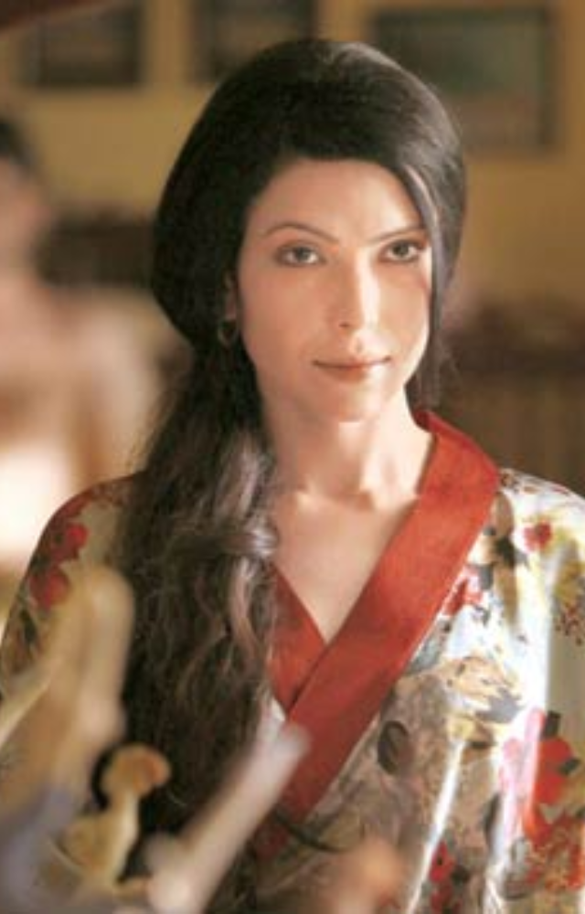 A bold and intense drama showcasing an unusual story of ambition and betrayal.