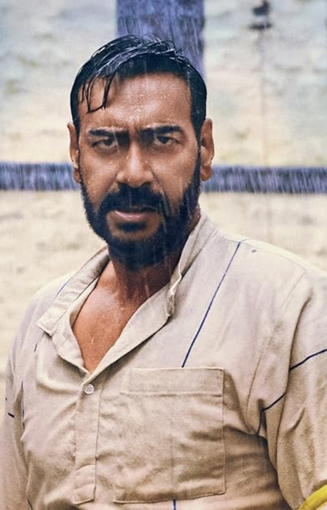 A musical romantic thriller about lost love and unresolved emotions. Ajay Devgn and Tabu’s chemistry adds depth to the story.
