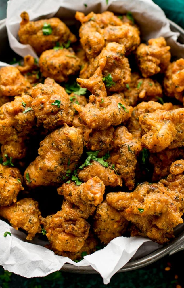 Rainy day favorite—crispy fritters made with veggies and besan. Golden, crunchy, and oh-so-satisfying.
