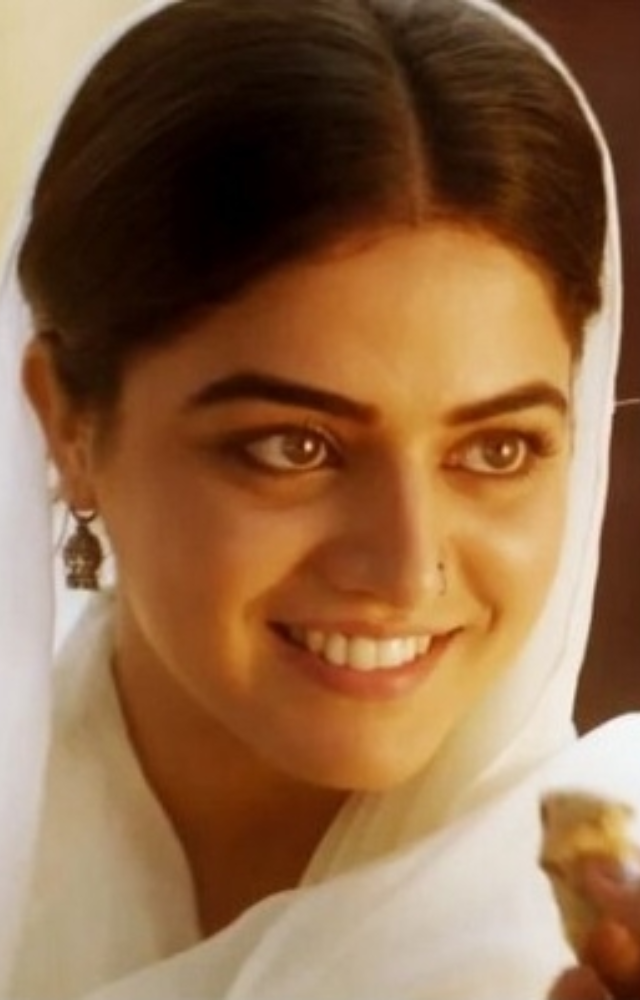 A hilarious Punjabi rom-com where Wamiqa shines as a strong-willed bride-to-be. She brings charm and perfect comic timing to the role.
