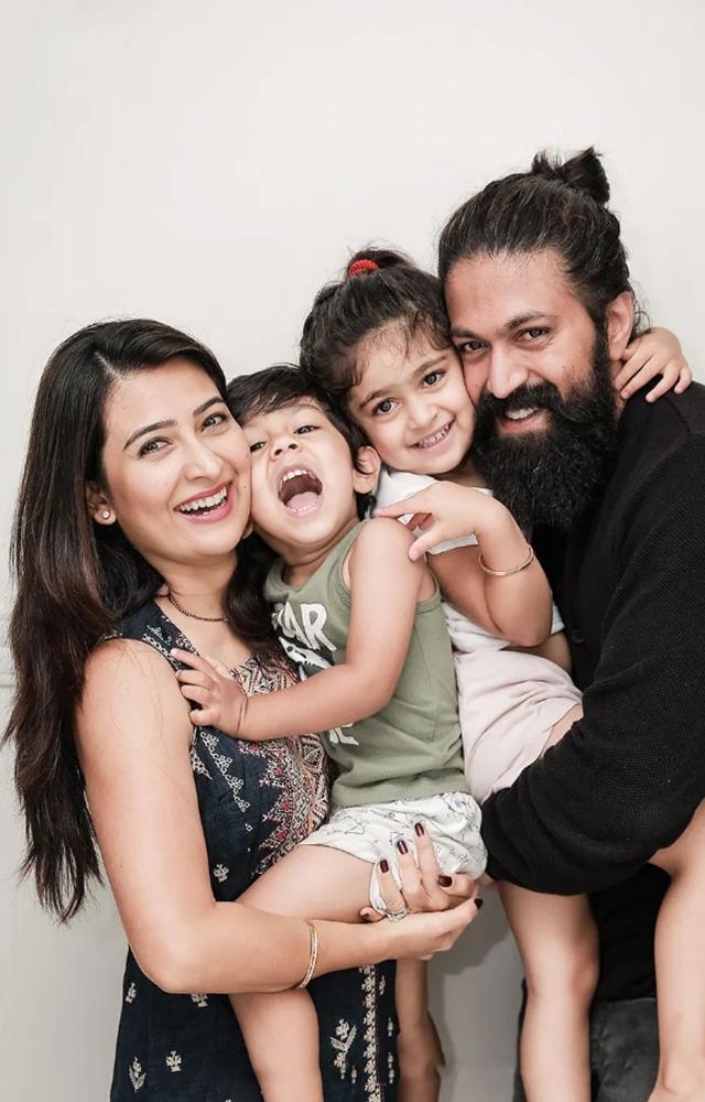 Rocking Star Yash : Fam Jam