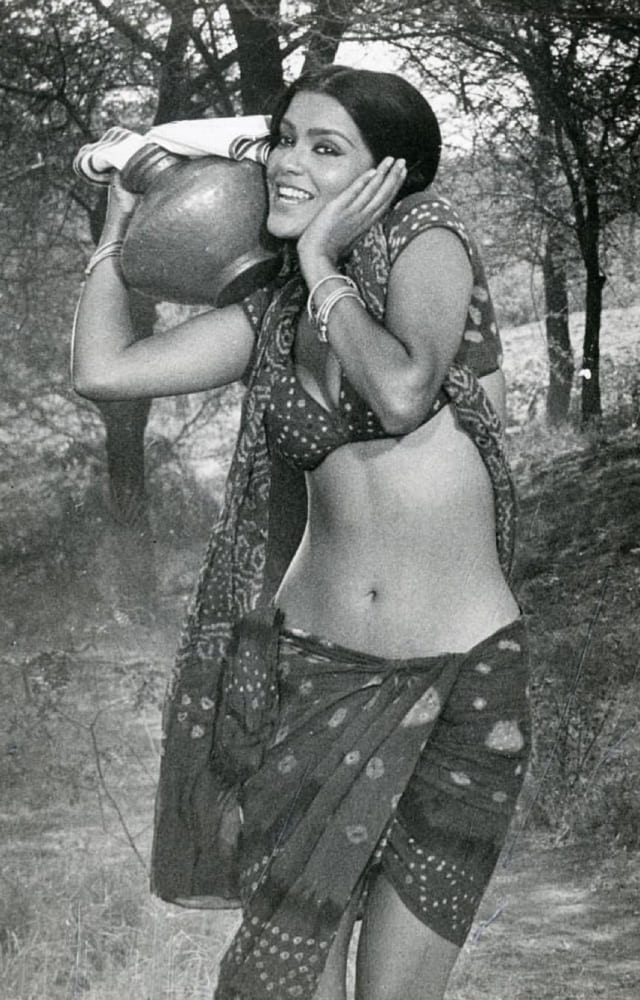 Satyam Shivam Sundaram saw the bold yet graceful side of Zeenat Aman. She was an absolute pleasure to watch on screen.
