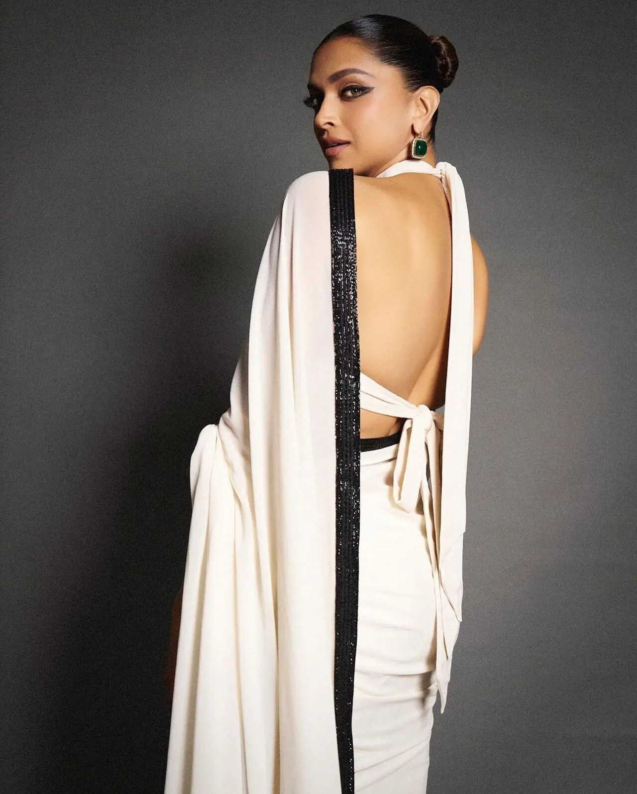 Deepika Padukone wore this classy look for the success meet of Jawan co-starring Shah Rukh Khan
